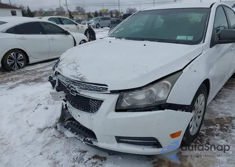 2011 Chevrolet Cruze Ls z USA, uszkodzony, nr VIN 1G1PC5SH3B7243360